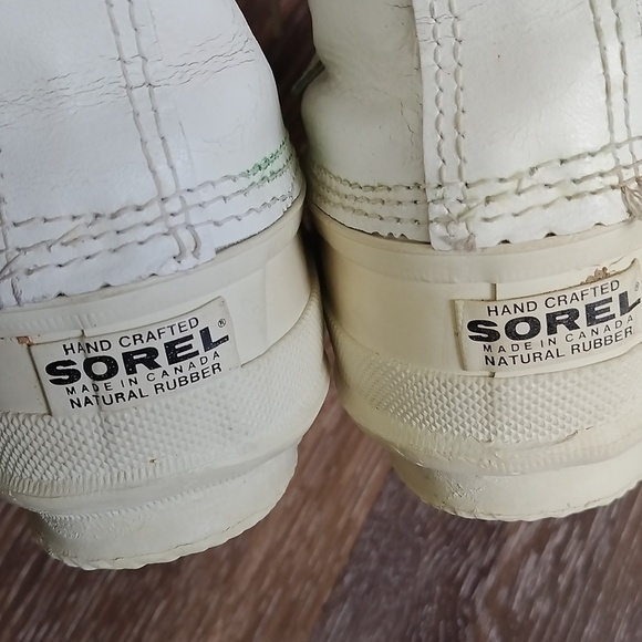Sorel Kids Cream Boots with Fur Lining Size 8 - Picture 7 of 11